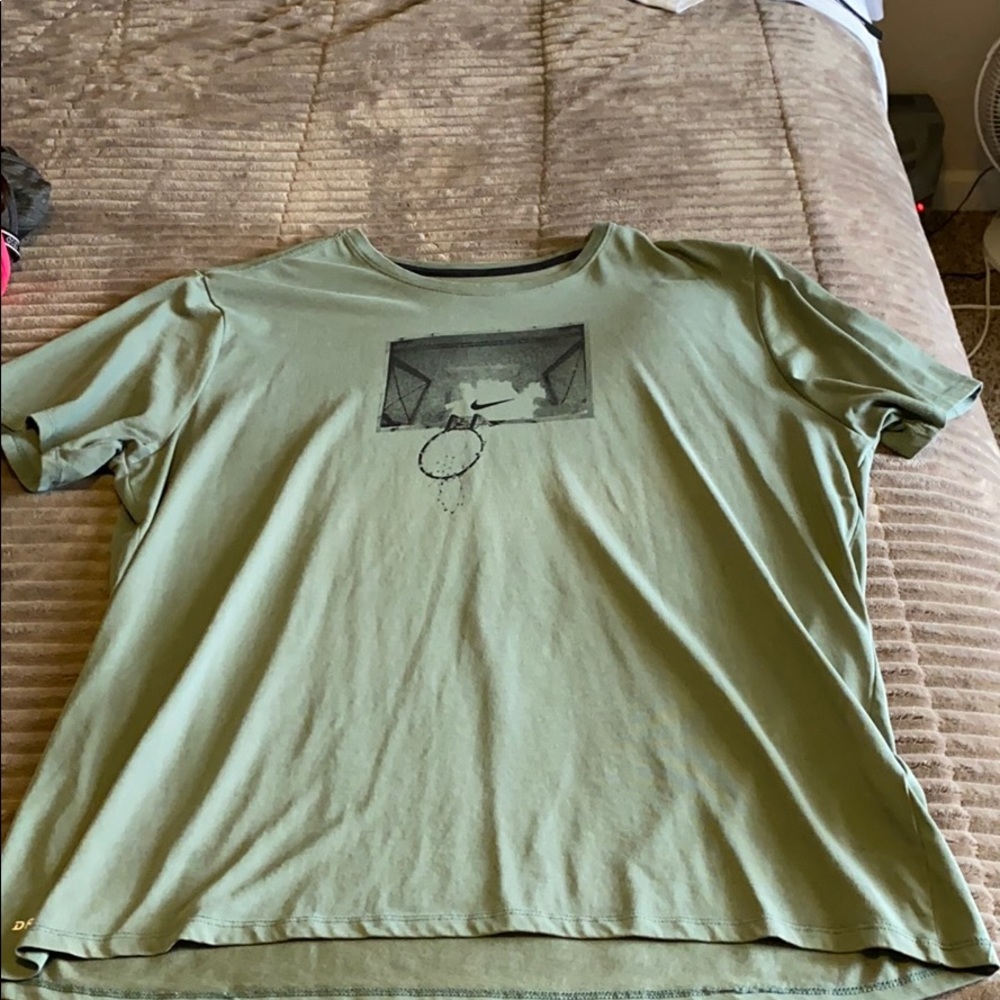 Nike T-shirt